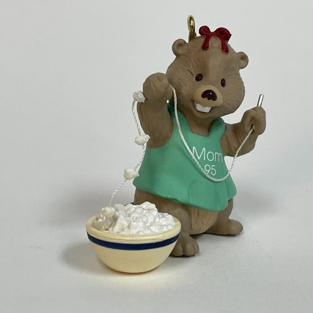 Hallmark Keepsake Mom 1995 Animal Christmas Tree‎ Ornament